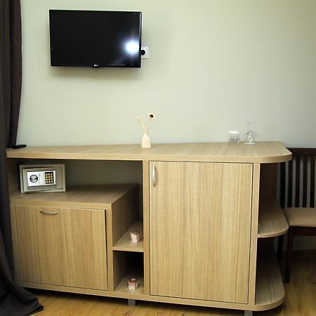 Iveria Hotel Khashuri Buitenkant foto